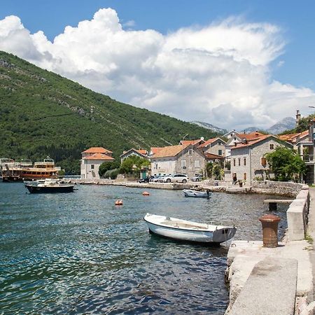 Romeo And Juliet Apartments Tivat Kültér fotó