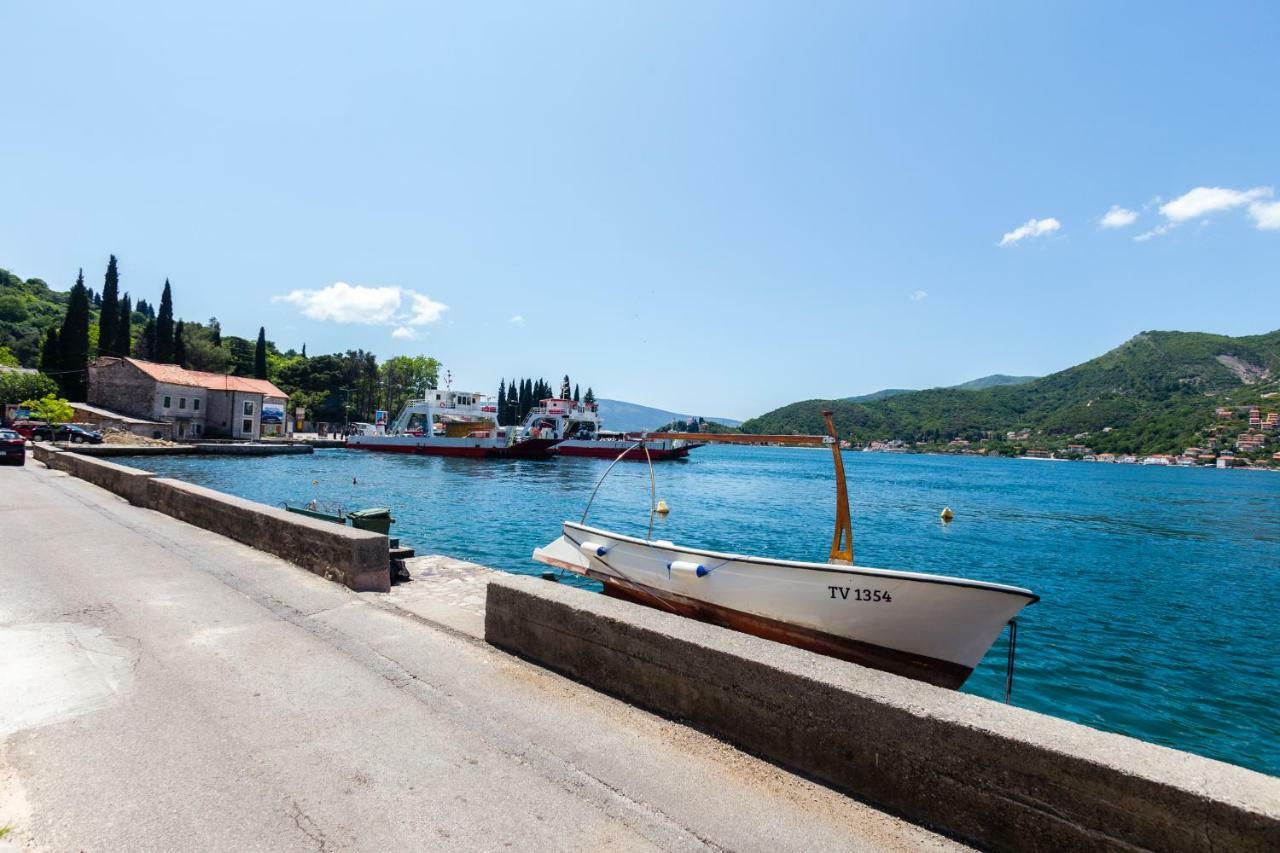 Romeo And Juliet Apartments Tivat Kültér fotó