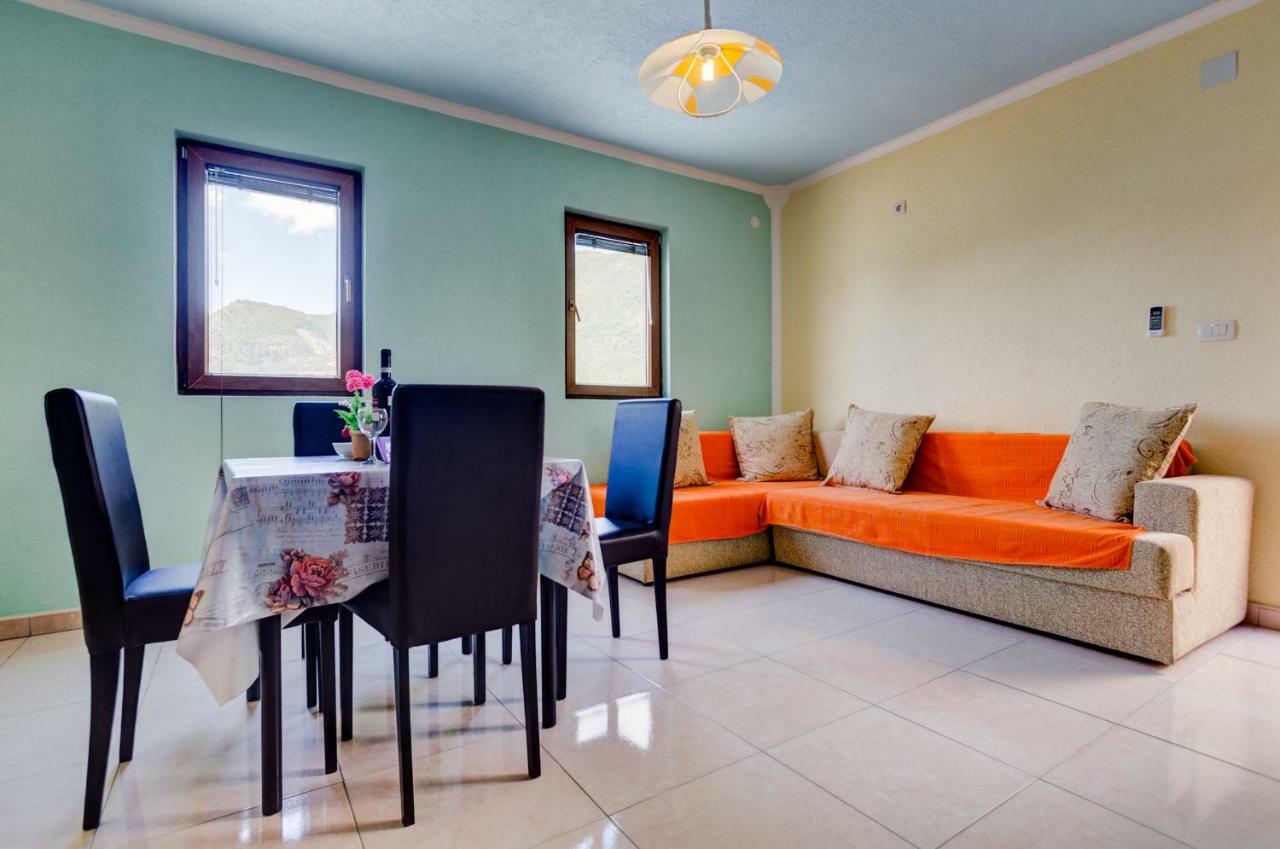 Romeo And Juliet Apartments Tivat Kültér fotó
