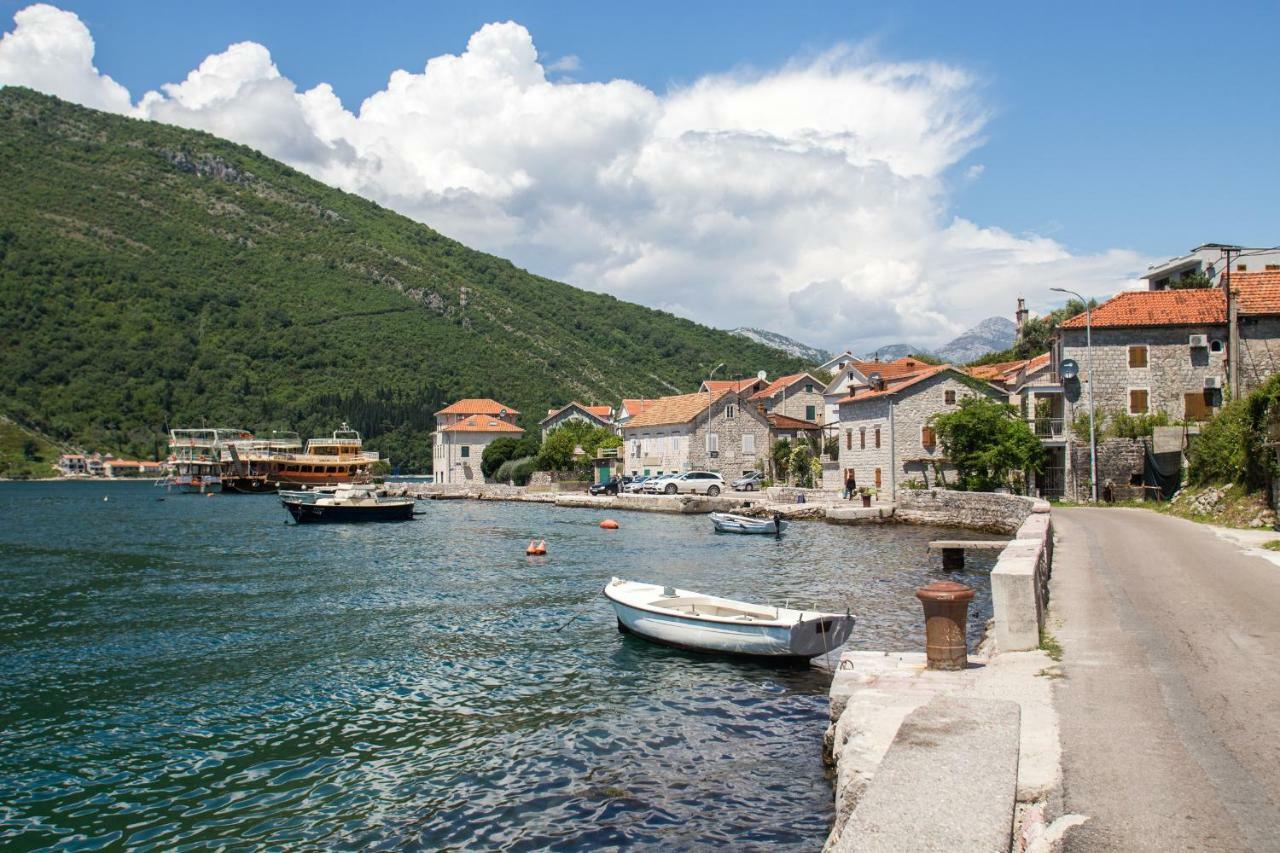 Romeo And Juliet Apartments Tivat Kültér fotó